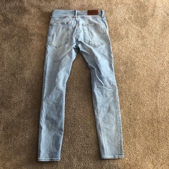 Light Washed Ripped Jeans - Picture 4 of 4